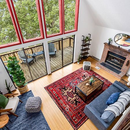 Modern Chalet Cabin W Hot Tub, Deck&Grill, & Wifi! Inwood Εξωτερικό φωτογραφία