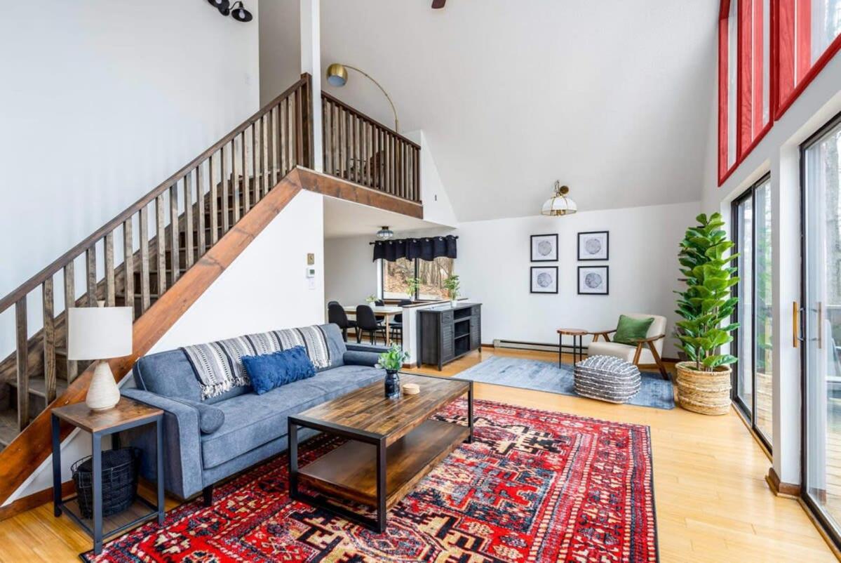 Modern Chalet Cabin W Hot Tub, Deck&Grill, & Wifi! Inwood Εξωτερικό φωτογραφία