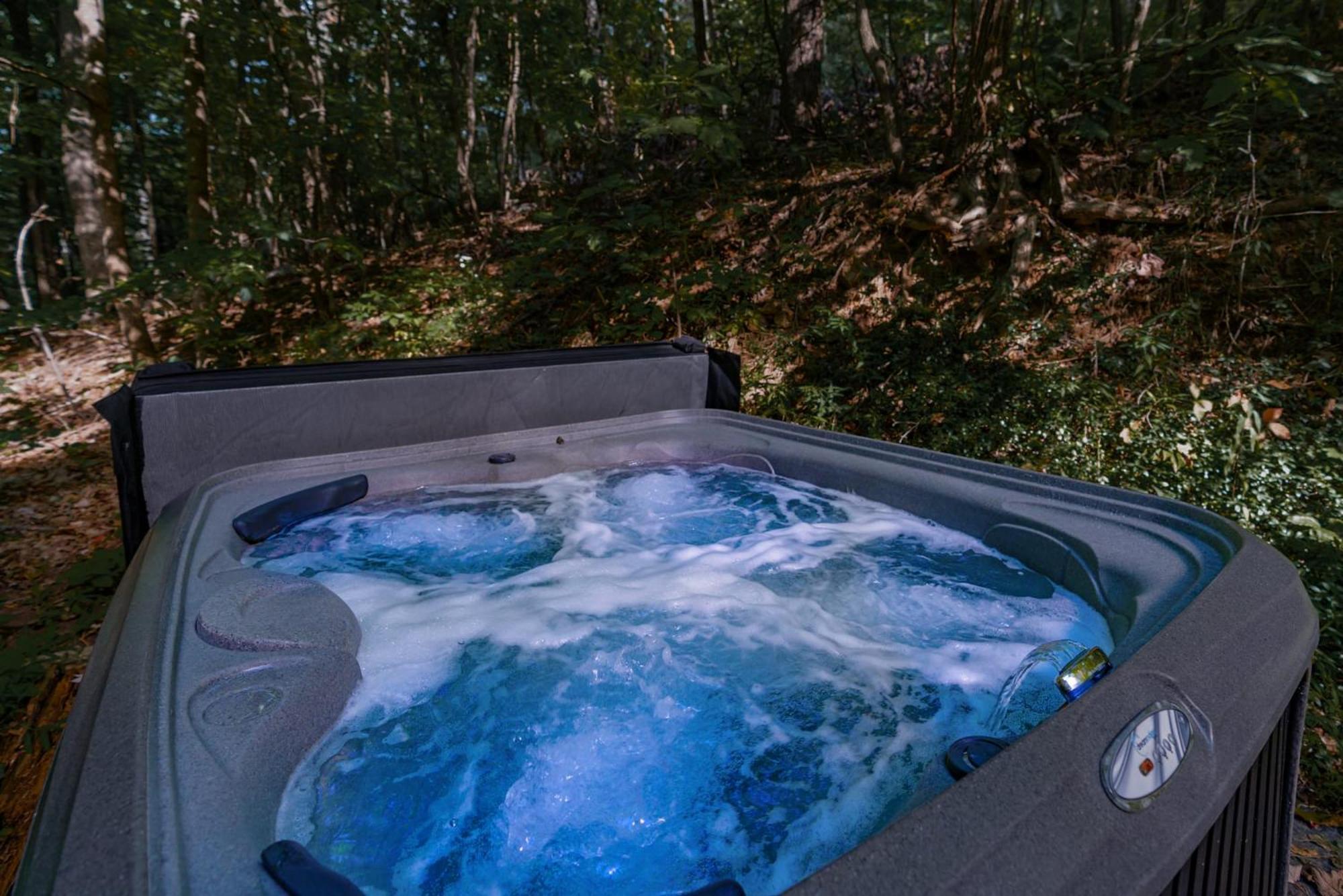 Modern Chalet Cabin W Hot Tub, Deck&Grill, & Wifi! Inwood Εξωτερικό φωτογραφία