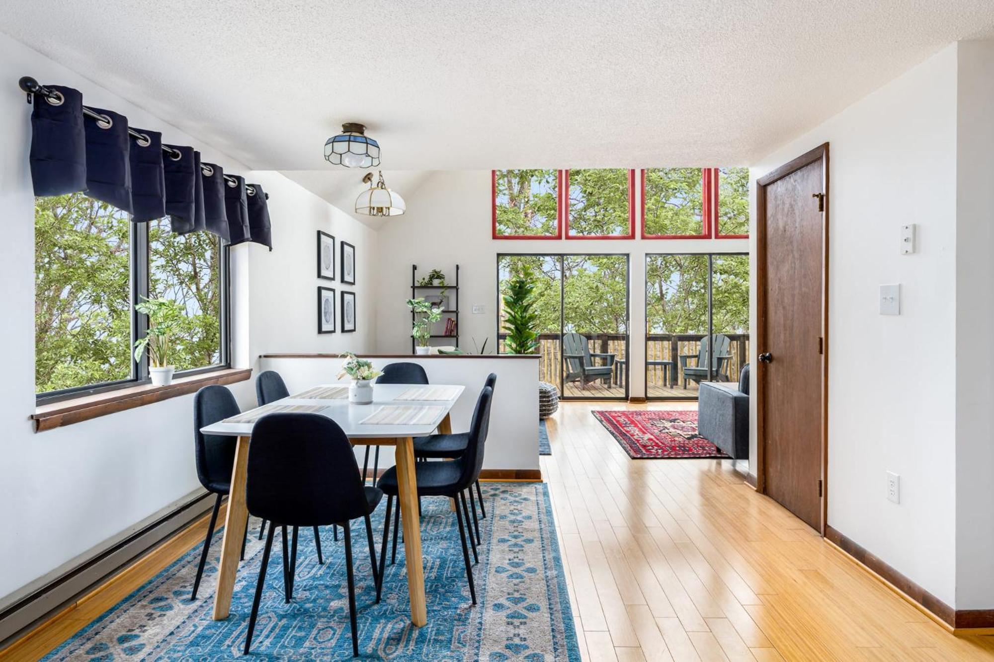 Modern Chalet Cabin W Hot Tub, Deck&Grill, & Wifi! Inwood Εξωτερικό φωτογραφία
