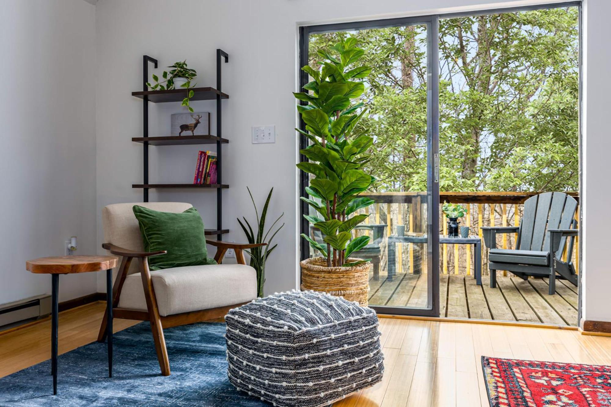 Modern Chalet Cabin W Hot Tub, Deck&Grill, & Wifi! Inwood Εξωτερικό φωτογραφία