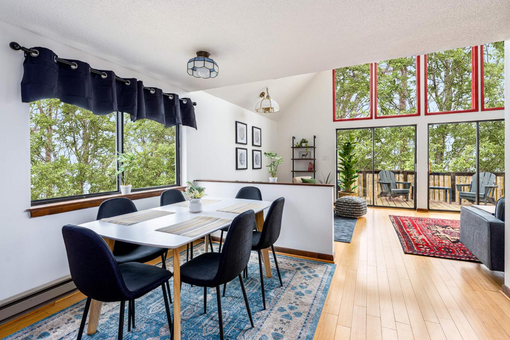 Modern Chalet Cabin W Hot Tub, Deck&Grill, & Wifi! Inwood Εξωτερικό φωτογραφία