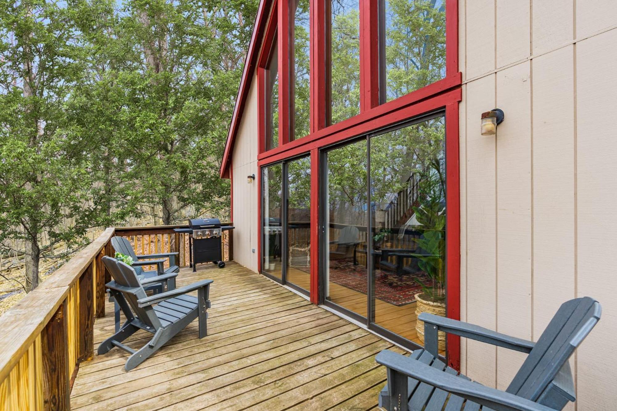 Modern Chalet Cabin W Hot Tub, Deck&Grill, & Wifi! Inwood Εξωτερικό φωτογραφία