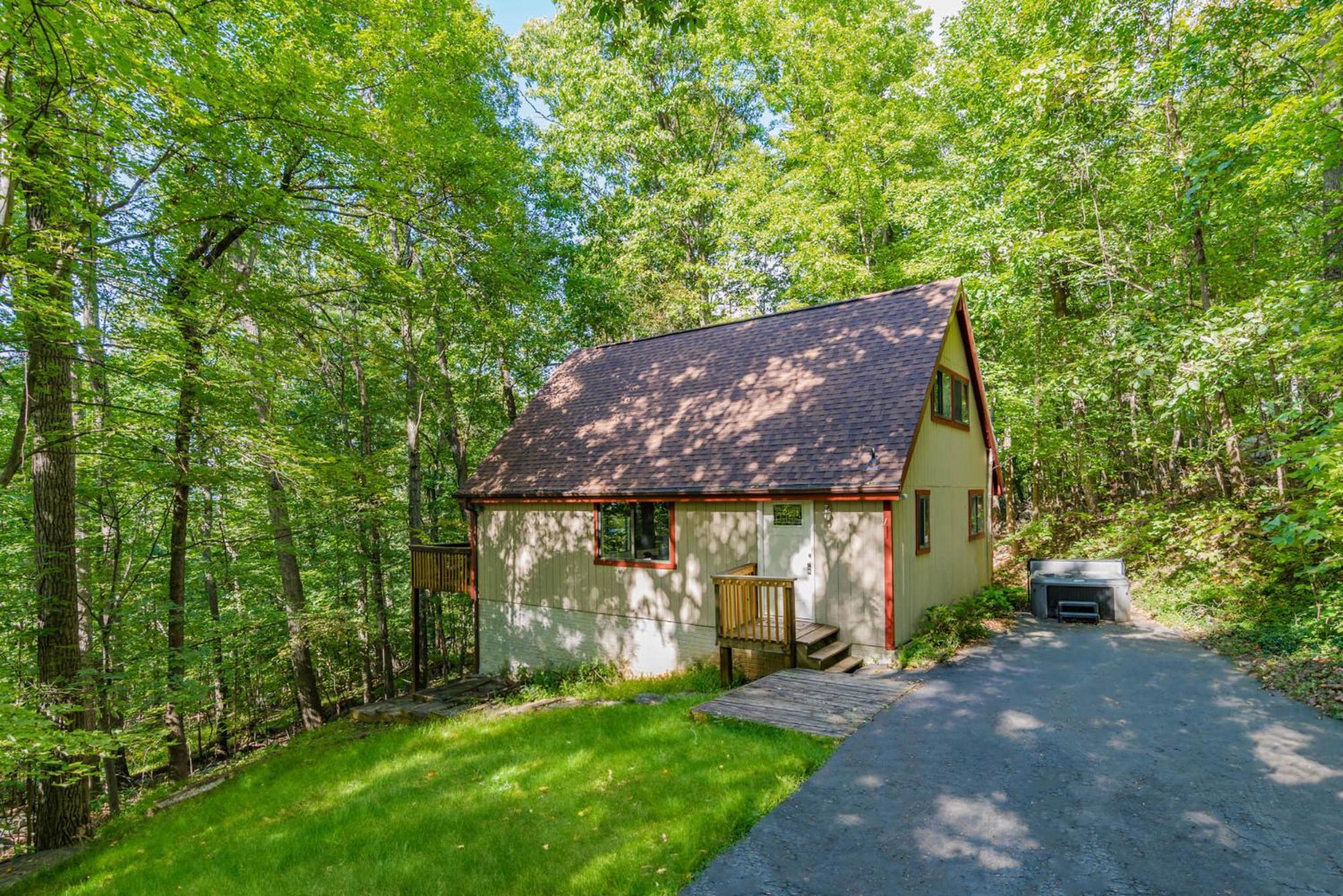 Modern Chalet Cabin W Hot Tub, Deck&Grill, & Wifi! Inwood Εξωτερικό φωτογραφία